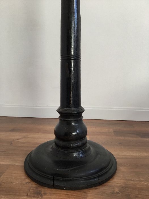 100-letni stelaż do lampy