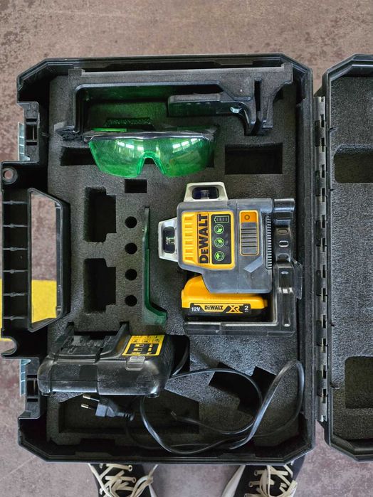 Laser budowlany Dewalt DCE089D1G