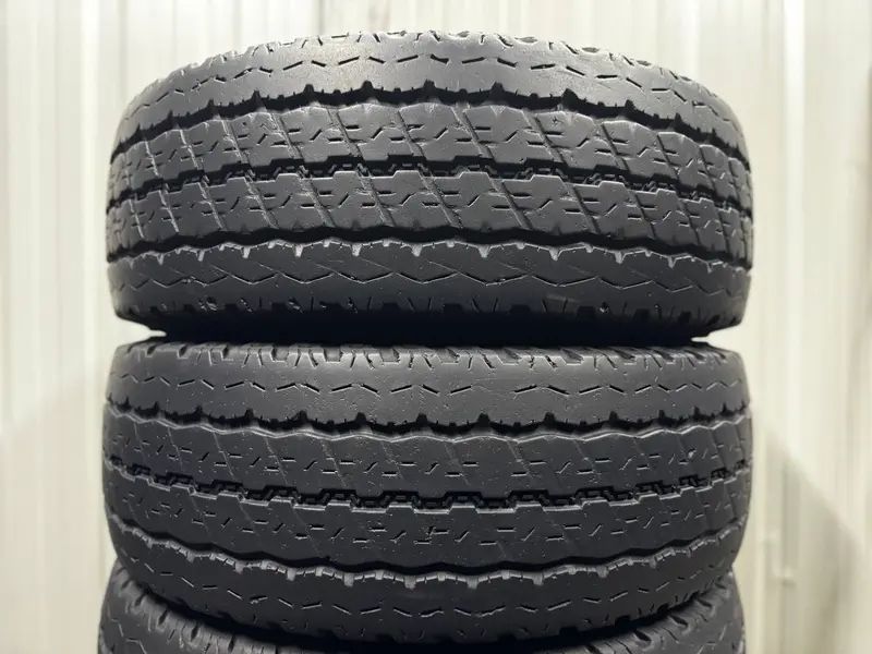 Шини бу 215 70 R15C Bridgestone Duravis