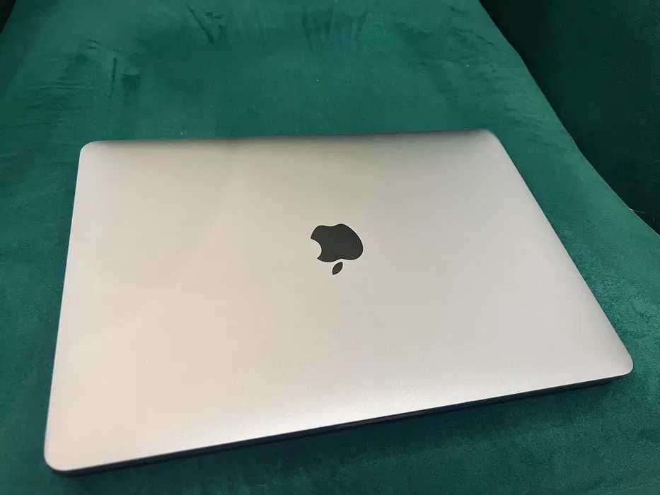 Macbook Pro 13” Touch Bar 256gb SSD Como NOVO Fatura iStore