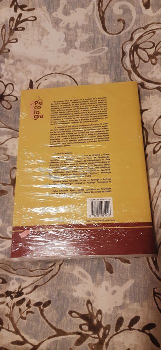 Neuropsicología. Libro de trabajo. Ainda embrulhado. Nunca aberto.