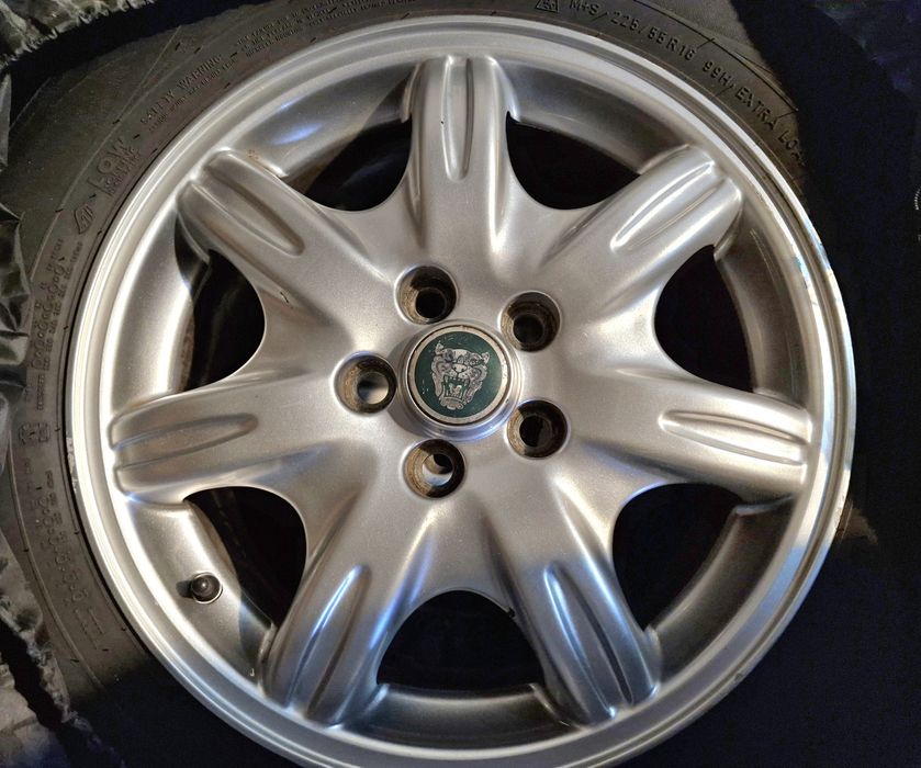 Felgi Jaguar opony Nokian WR D4 225/55 R16