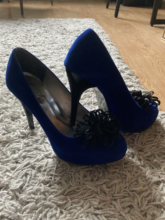 Szpilki wysokie chabrowe