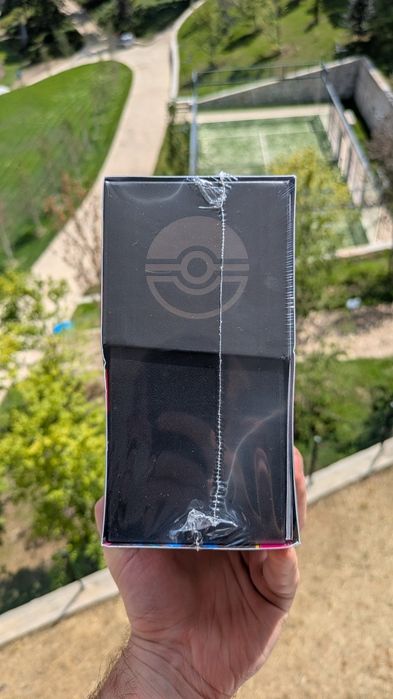 Pokémon TCG: Pitch Black Elite Trainer Box