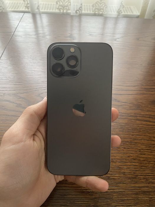 Продам iPhone 13 Pro Max на запчастини.