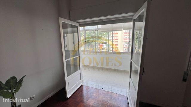 Apartamento T2 em Oeiras.