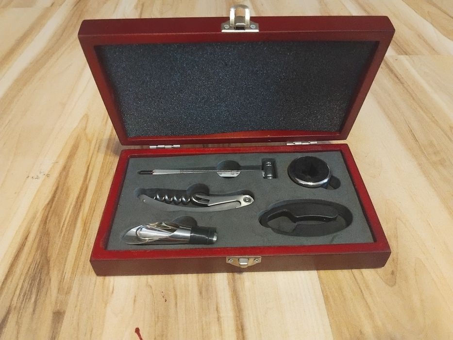 Zestaw akcesoriów do wina