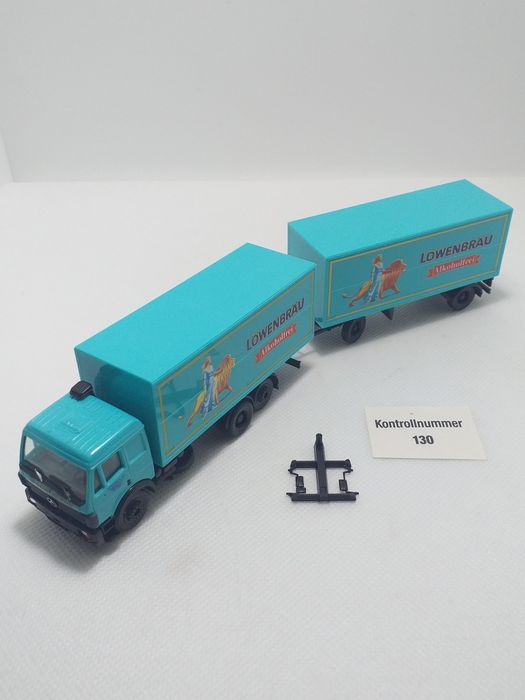 Miniatura camião mercedes da marca Herpa na escala H0 1/87