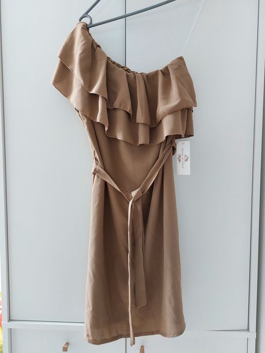 Sukienka na jedno ramię