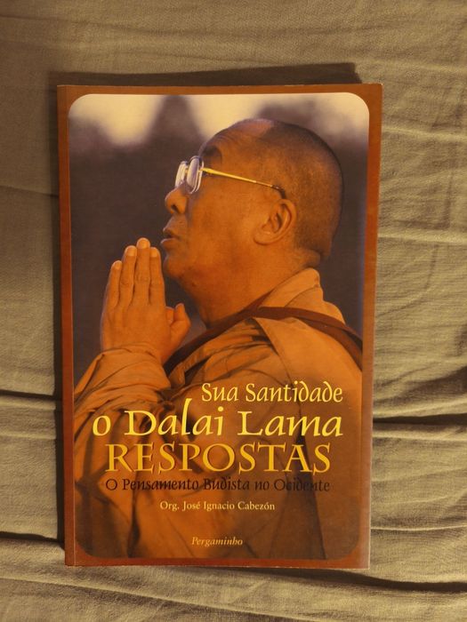 Livro "Respostas" de Dalai Lama