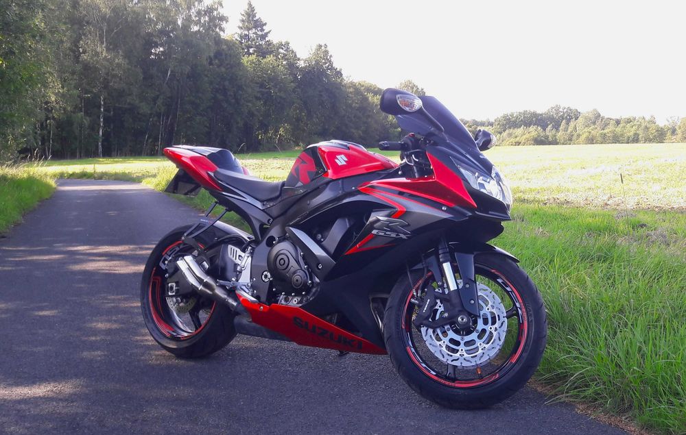 SUZUKI GSXR 750 prywatnie 730x087X372