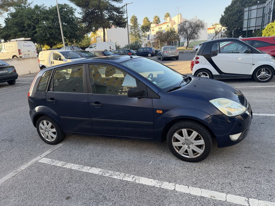 Ford Fiesta  1400€