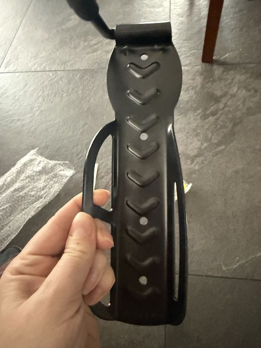 Wieszak ścienny  na rower 25 kg