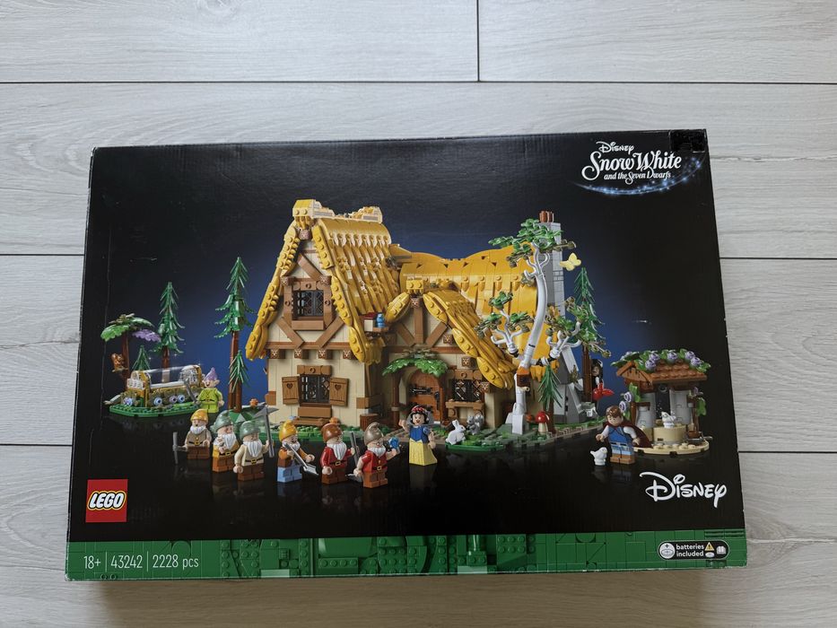 LEGO Disney Princess Будинок Білосніжки (оригінал, повний набір)