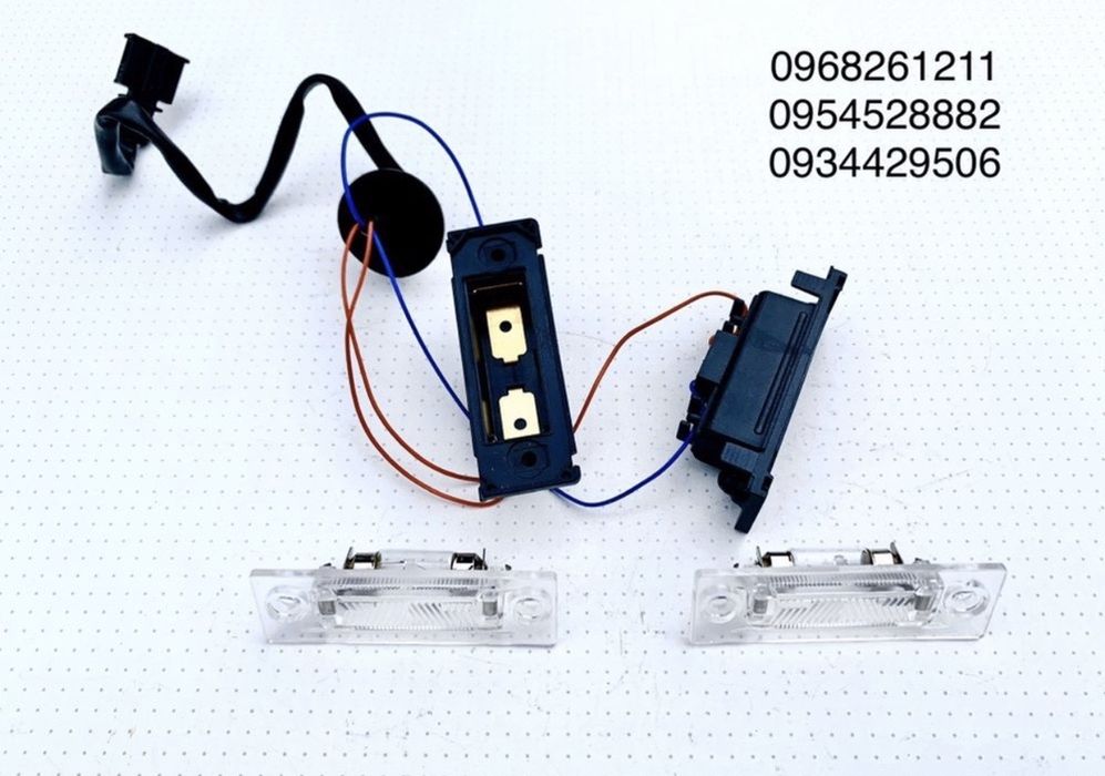 Подсветка номера т5. Плафон подсветки номерного знака фольксваген т5 2008. Планка номерного знака vw t5. Фонарь номерного знака фольксваген т5. Подсветка номерного знака vw t3.