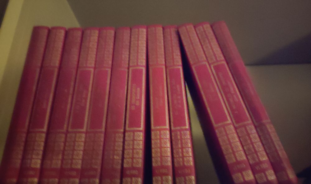 Biblioteca do conhecimento científico ilustrado