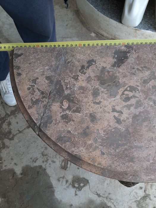 Mesa em meio círculo