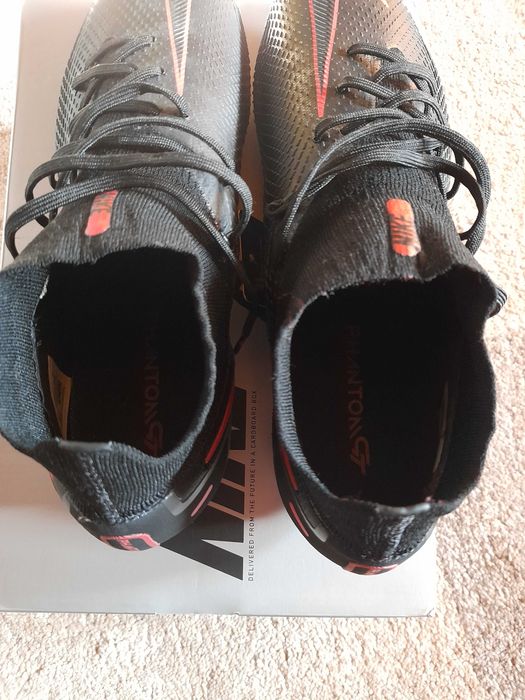 korki do piłki nożnej Nike Phantom GT, model profesjonalny, podobny z mercurial i hypervenom