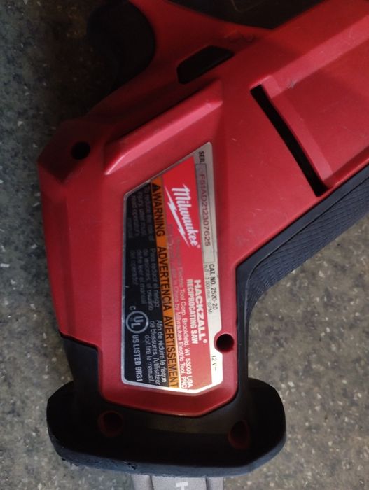 Безщіткова шабельна пила Milwaukee m12 2520
