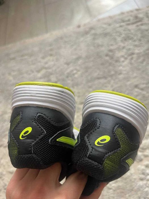 Кросівки Asics Ikaia (30 розмір)