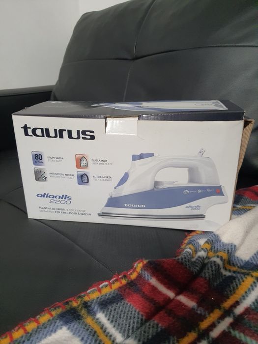 Ferro a vapor Taurus