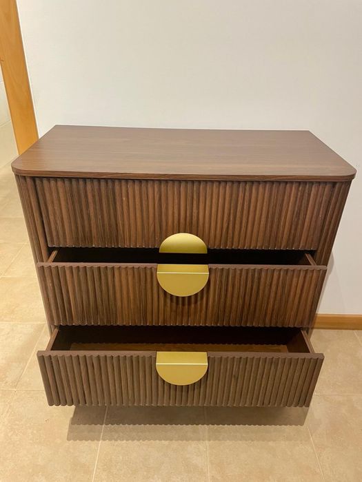 Comoda com 3 gavetas