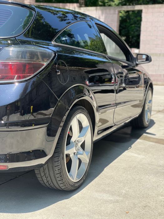 Opel Astra H GTC 1.9 CDTI