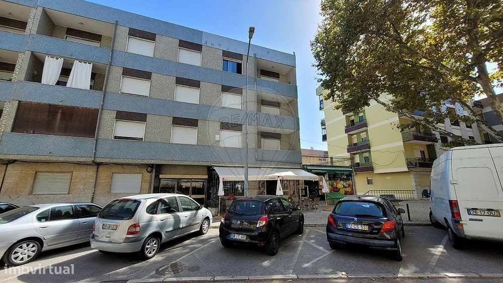 Apartamento T4 para arrendamento