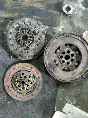 Маховик Щеплення Laguna Megane Scenic Trafic 2.0 Vivaro 1.9 Master 2.5