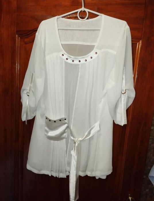 Модный    свитер.