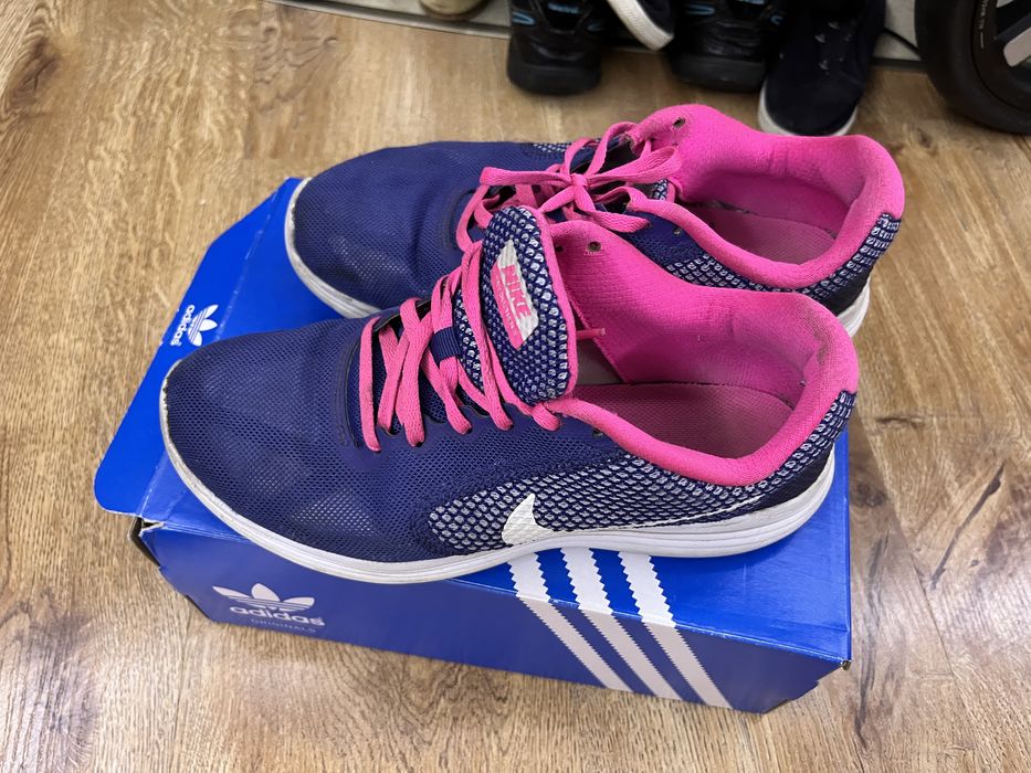 Damskie Buty Nike  r. 38.5