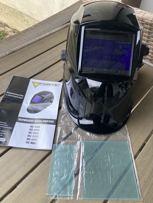 Маска сварщика хамелеон Forte MC-9000.