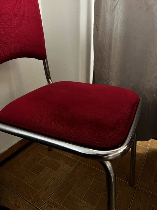 Mesa de vidro com 6 cadeiras