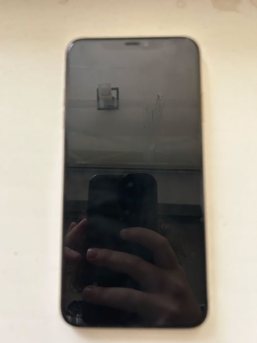 Продам iPhone XS Max