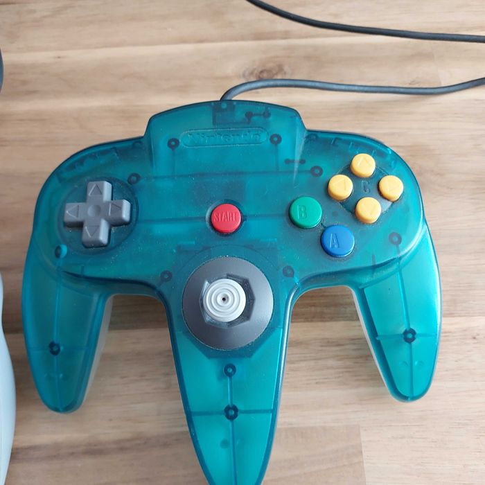 Nintendo 64 czarne