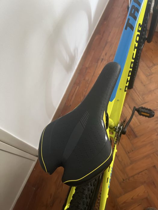 Bicicleta aro 29 + luvas + capacete