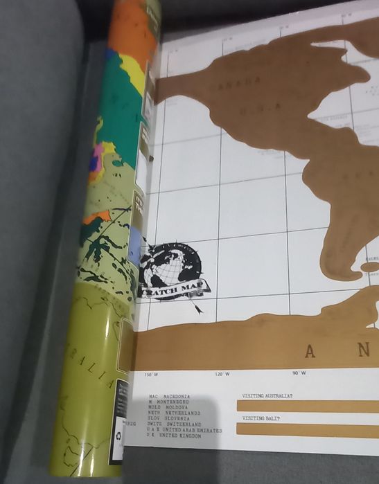 Mapa-mundi de raspar (Edição deluxe em Folha Dourada) da marca Luckies of London.