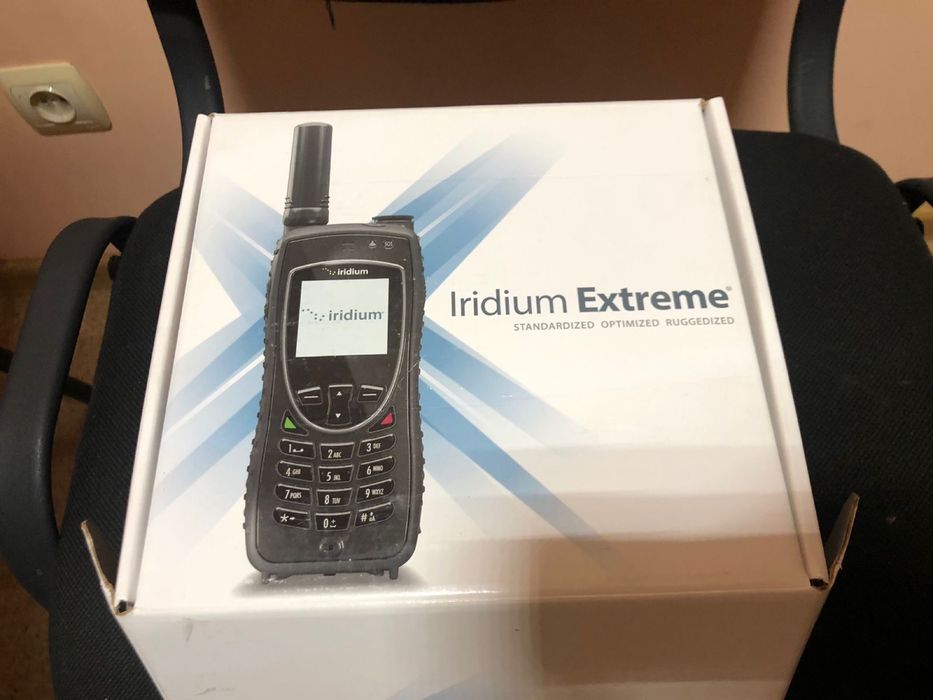 Iridium Extreme супутниковий телефон. Повний комплект