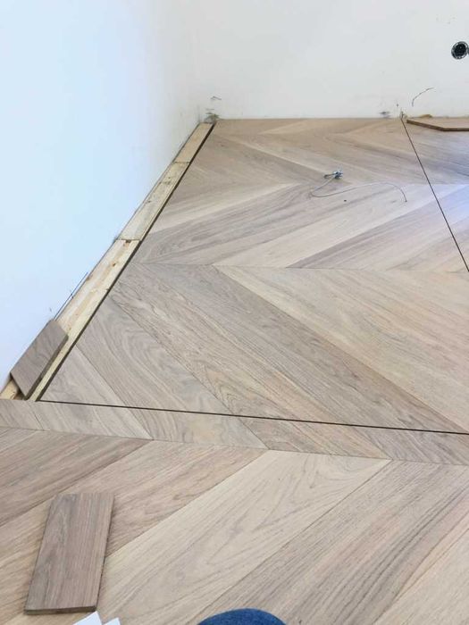 Właz do piwnicy z siłownikami PRODUCENT