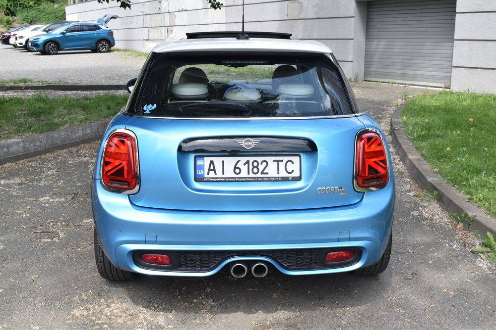 MINI Cooper S F55 2018