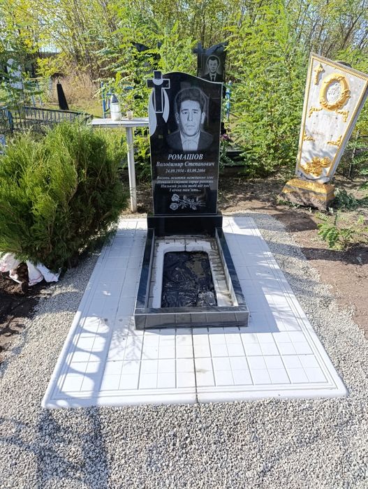Противоусадочные плиты под памятник под ключ