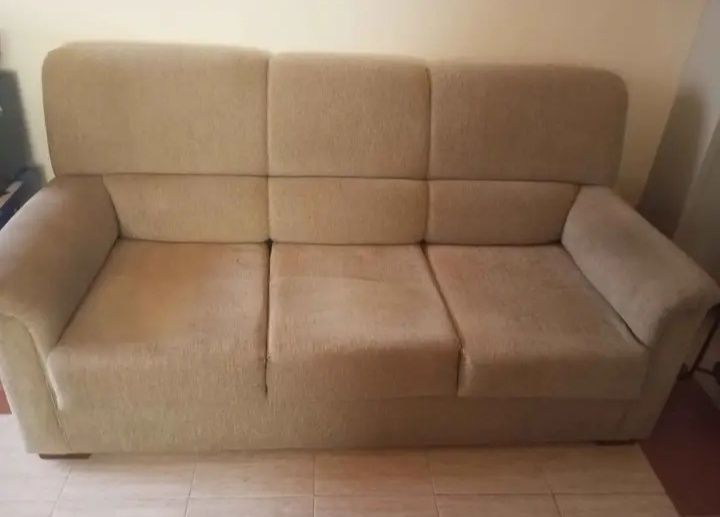 Sofá 3 lugares beje