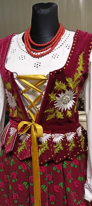 Gorset góralski haftowany wyszywany cekiny blaszki koraliki