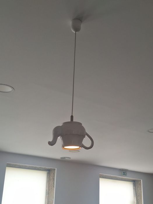 Candeeiro formato bule