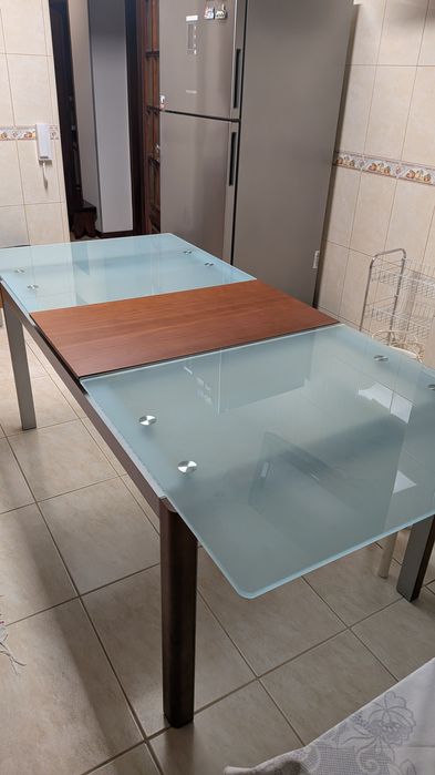 Mesa de Jantar de Vidro + cadeiras