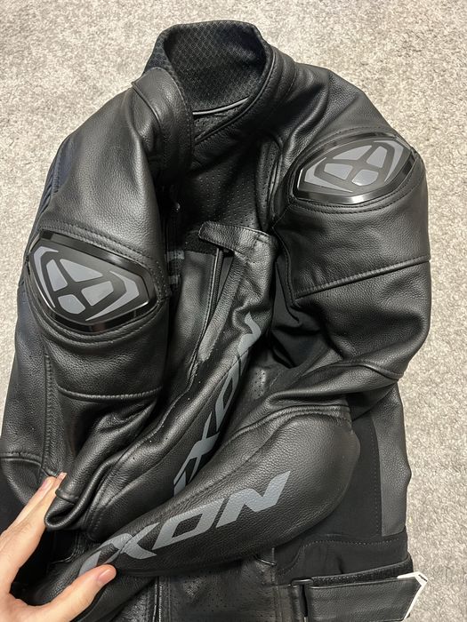 Macacão Ixon M/S em Pele