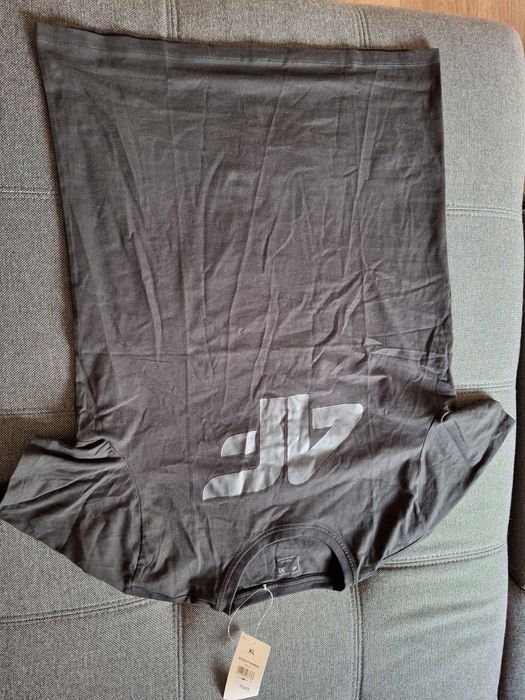 T-shirt 4F nowy okazja