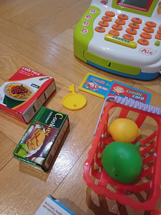 Kasa zabawkowa elektroniczna stan idealny