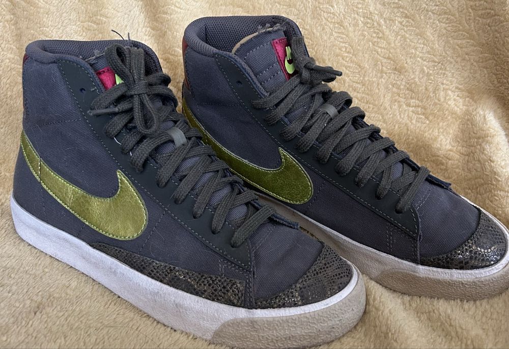 Nike Blazer Mid 77 Olive Snakeskin 38,5