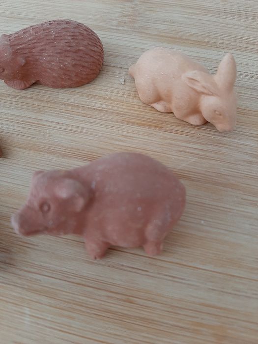 Animais em miniatura barro